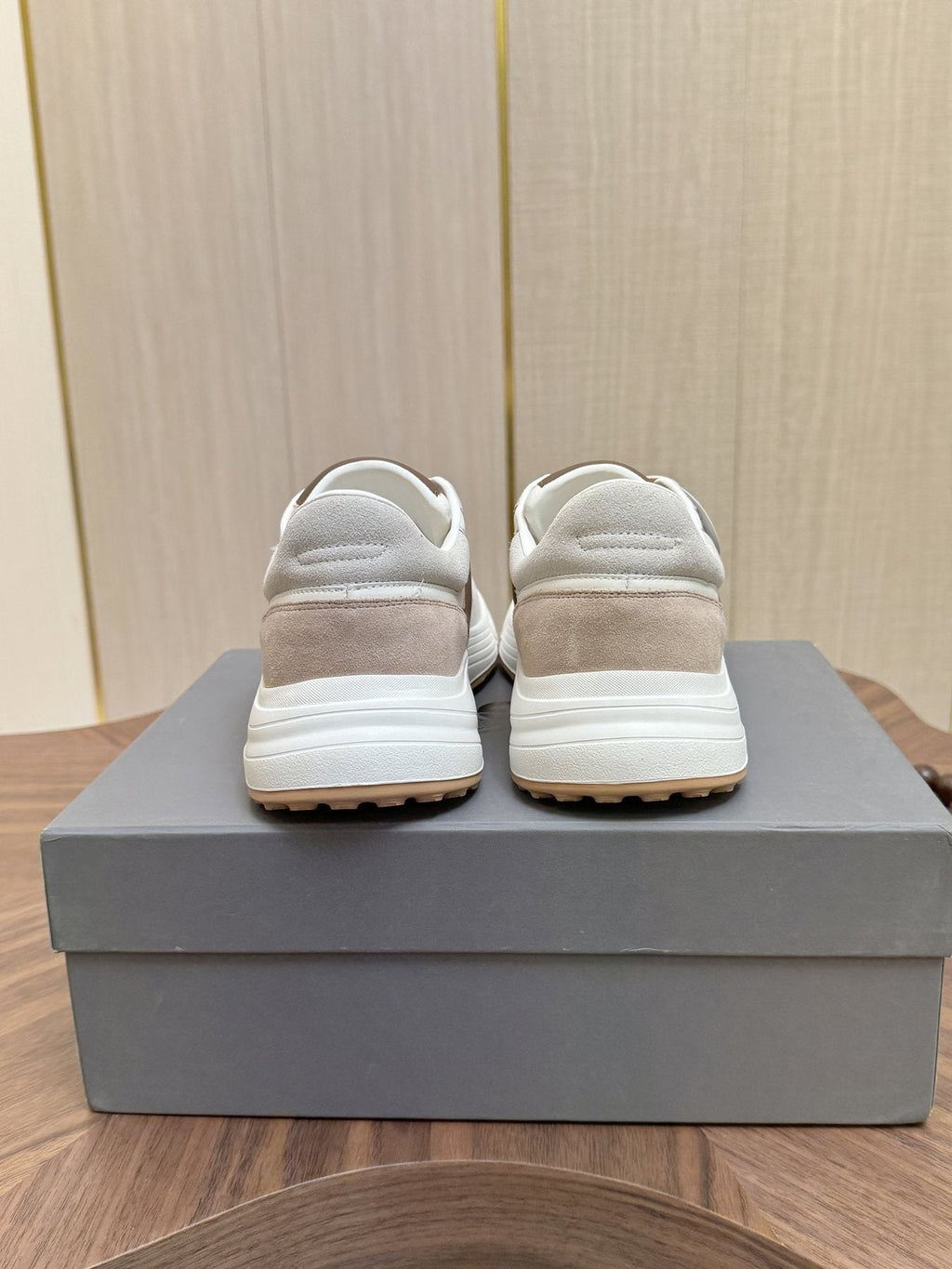Hogan Low-Top Sneakers